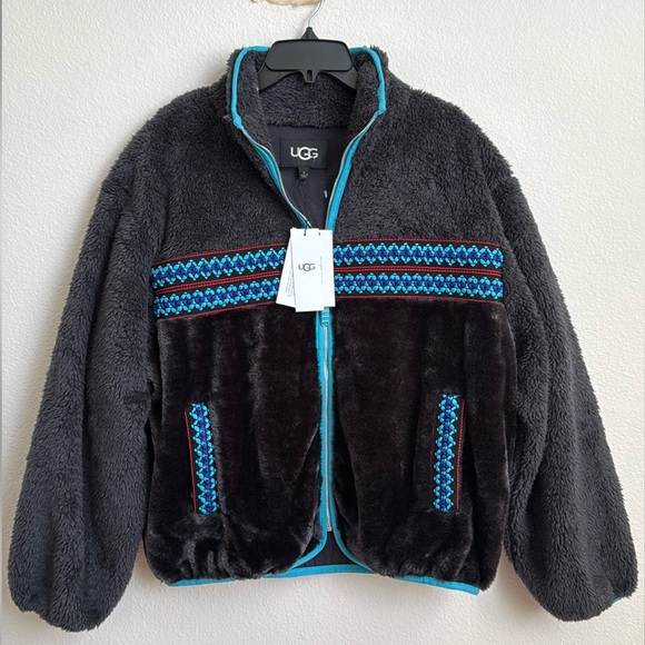 New! UGG® Women’s Marlene Sherpa Jacket Heritage Braid
Faux Fur Jacket Sz M - Picture 2 of 14